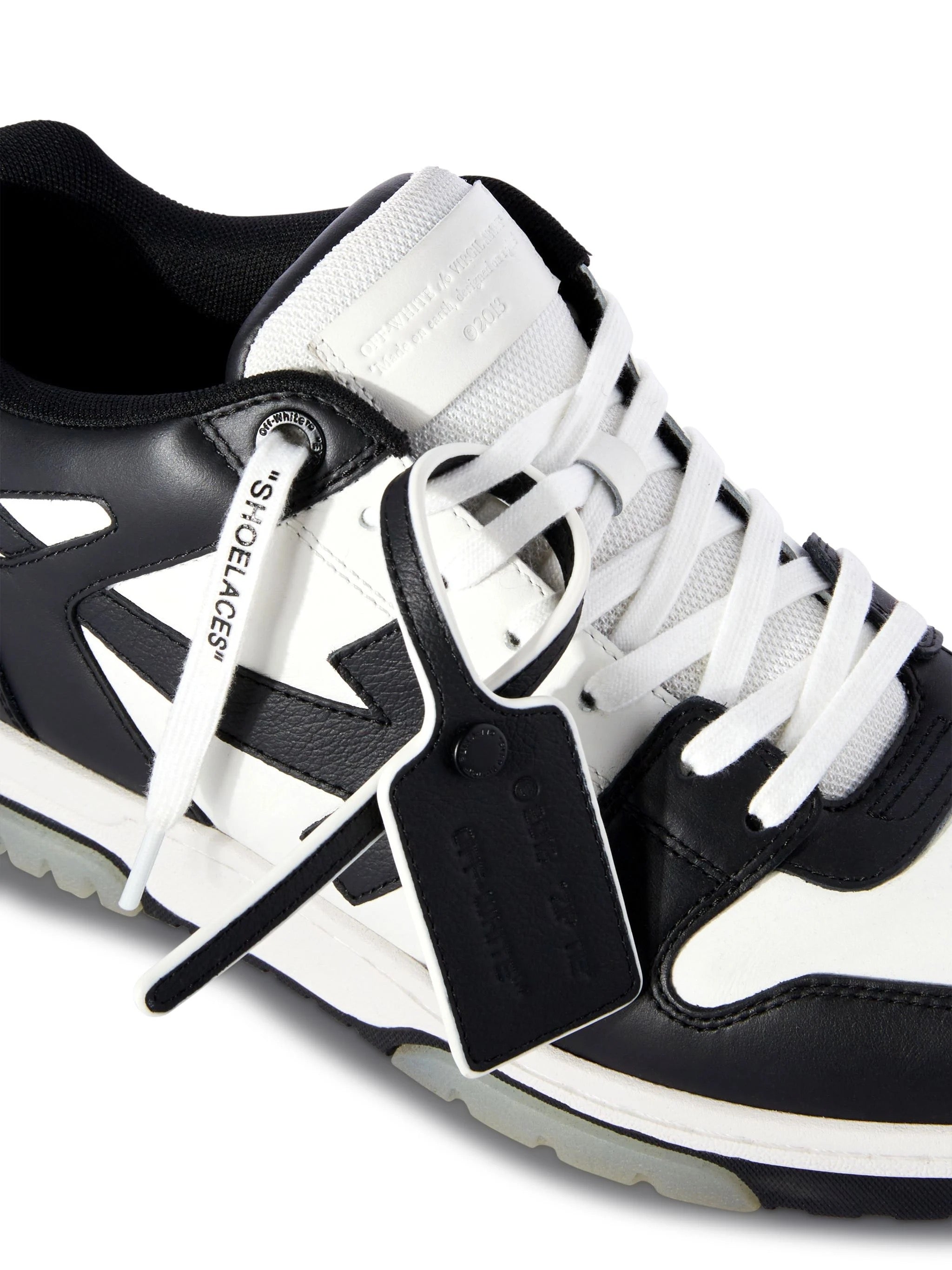 Black/White Shoes With Arrow